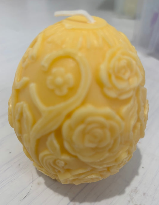 Rose Detailed Egg Shaped Candle
